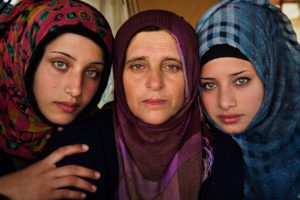 A-Mother and daughters from Siria the atlas of beauty