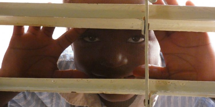Mirada de niño en Burkina Faso