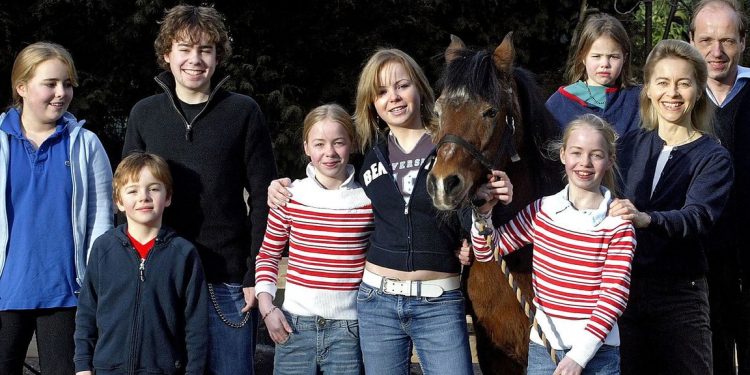 Ursula von der Leyen, una madre de familia numerosa al mando de la UE