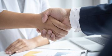 Los medios rendidos al porno