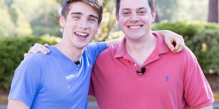 Protagonistas en la vida real, David Colton, y en la ficción de la película "Marca de vida"