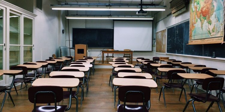 ¿A que se debe la debacle general de los resultados de pisa de los alumnos españoles?