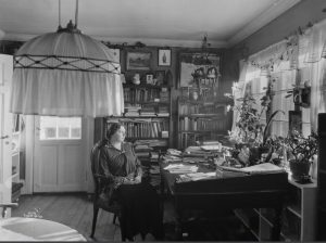 Sigrid Undset en su oficina