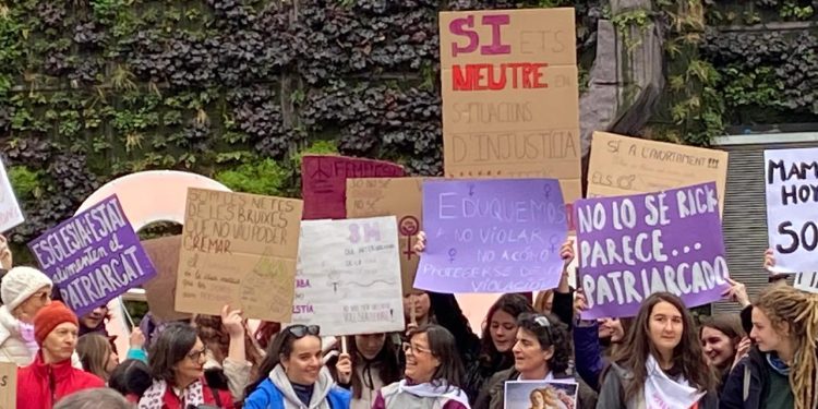 Europa contra ella misma: Se aprueba la terrible Resolución del Parlamento Europeo sobre la inclusión del derecho al aborto en la Carta de Derechos Fundamentales de la Unión Europea.