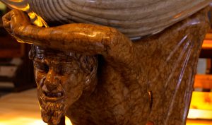 Escultura que representa al diablo y que sale en la película Libera Nos.