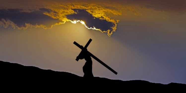La suerte de tener un Dios que baja a la tierra