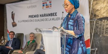 Harambee y Enase Okonedo, formando a la mujer en África