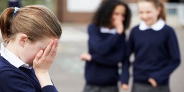 Niños y acoso escolar: cuando la sociedad enseña a humillar